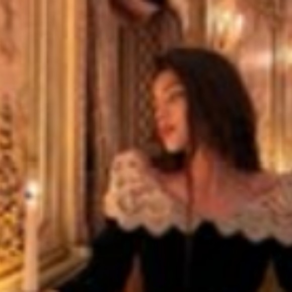 Meet your Posher, Lucretia - Picture 1 of 1